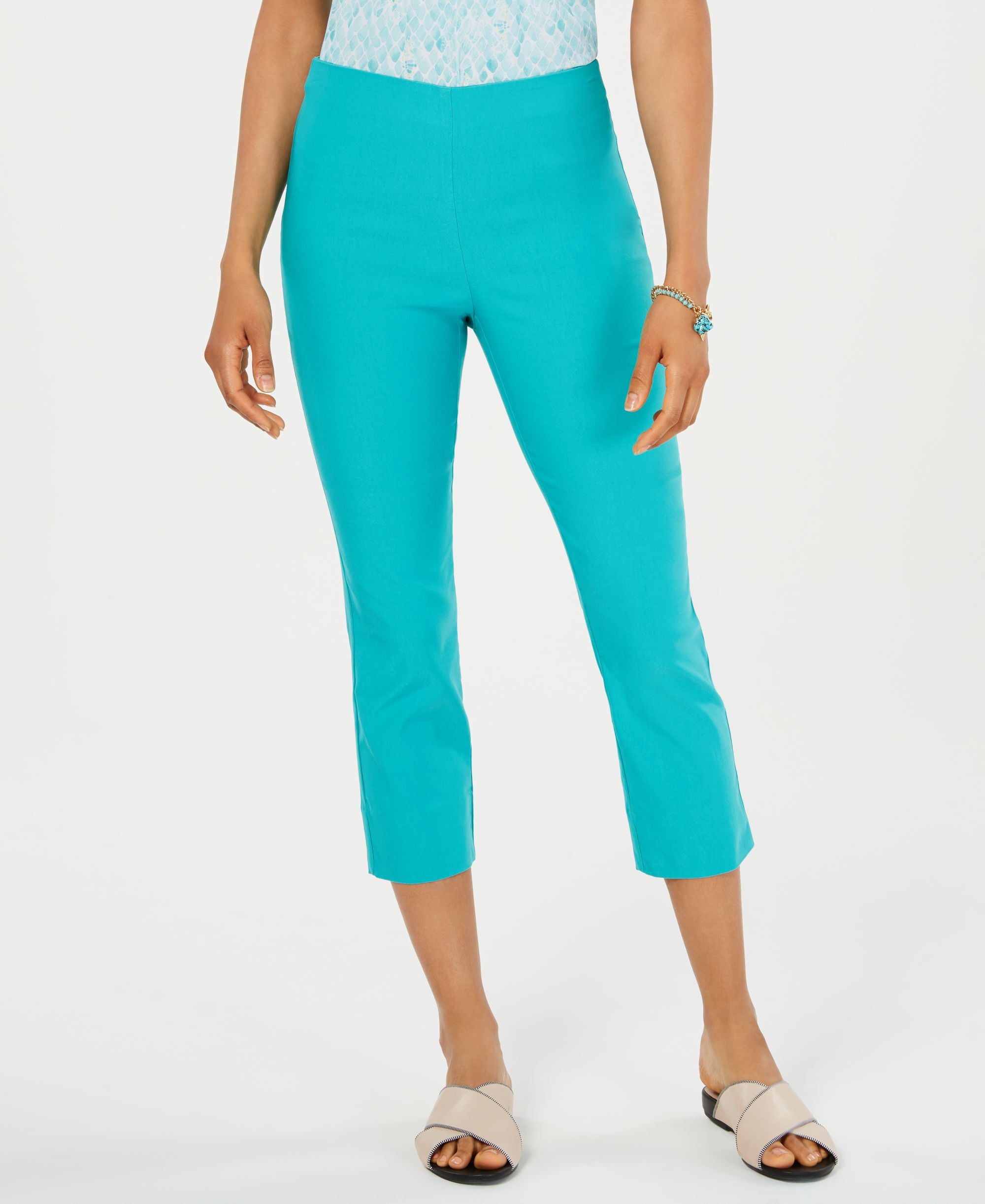Petite Pull-On Capri-Length Signature Pants