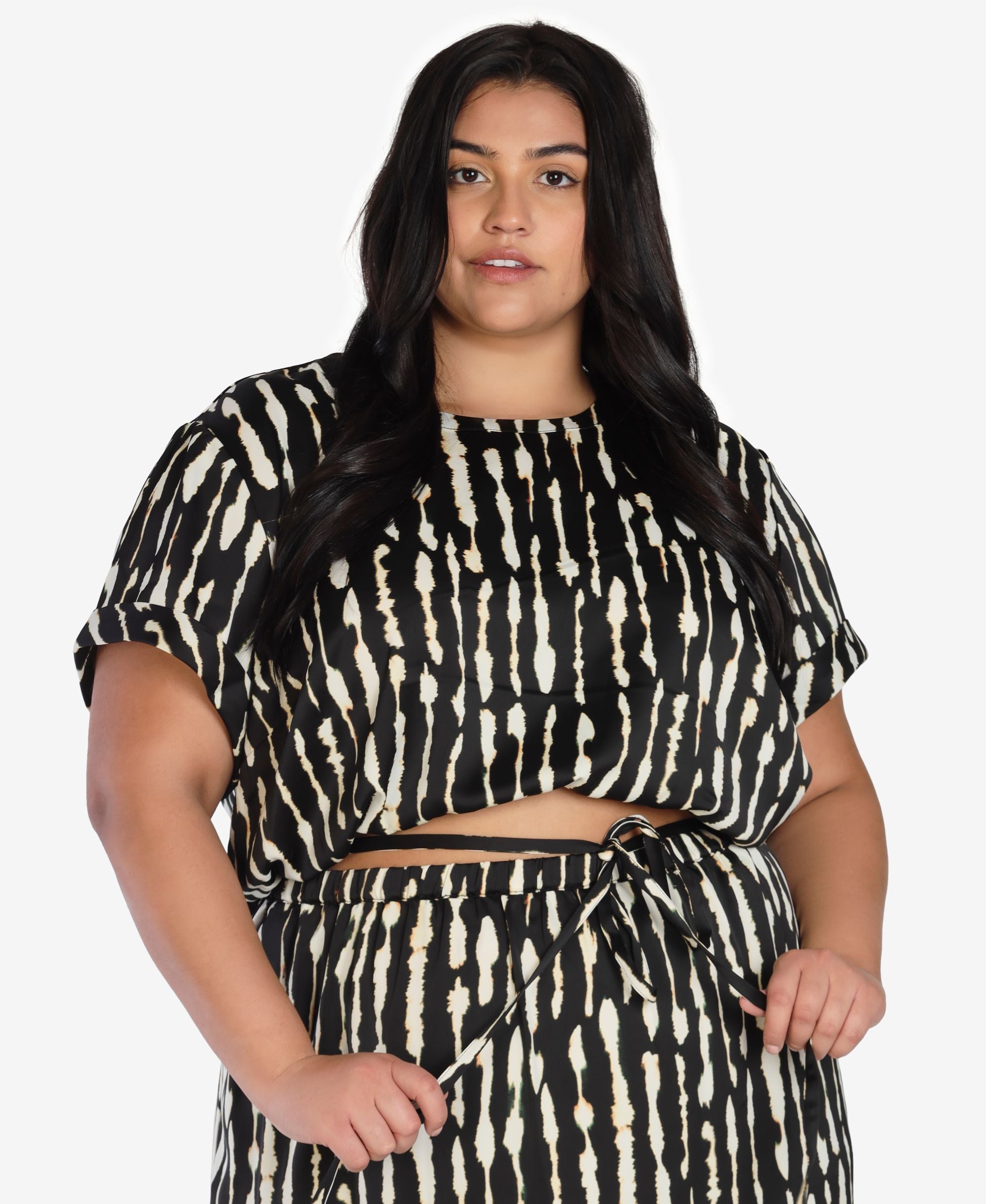 Nicole Williams English Plus Size Printed Satin Crop Premium Top