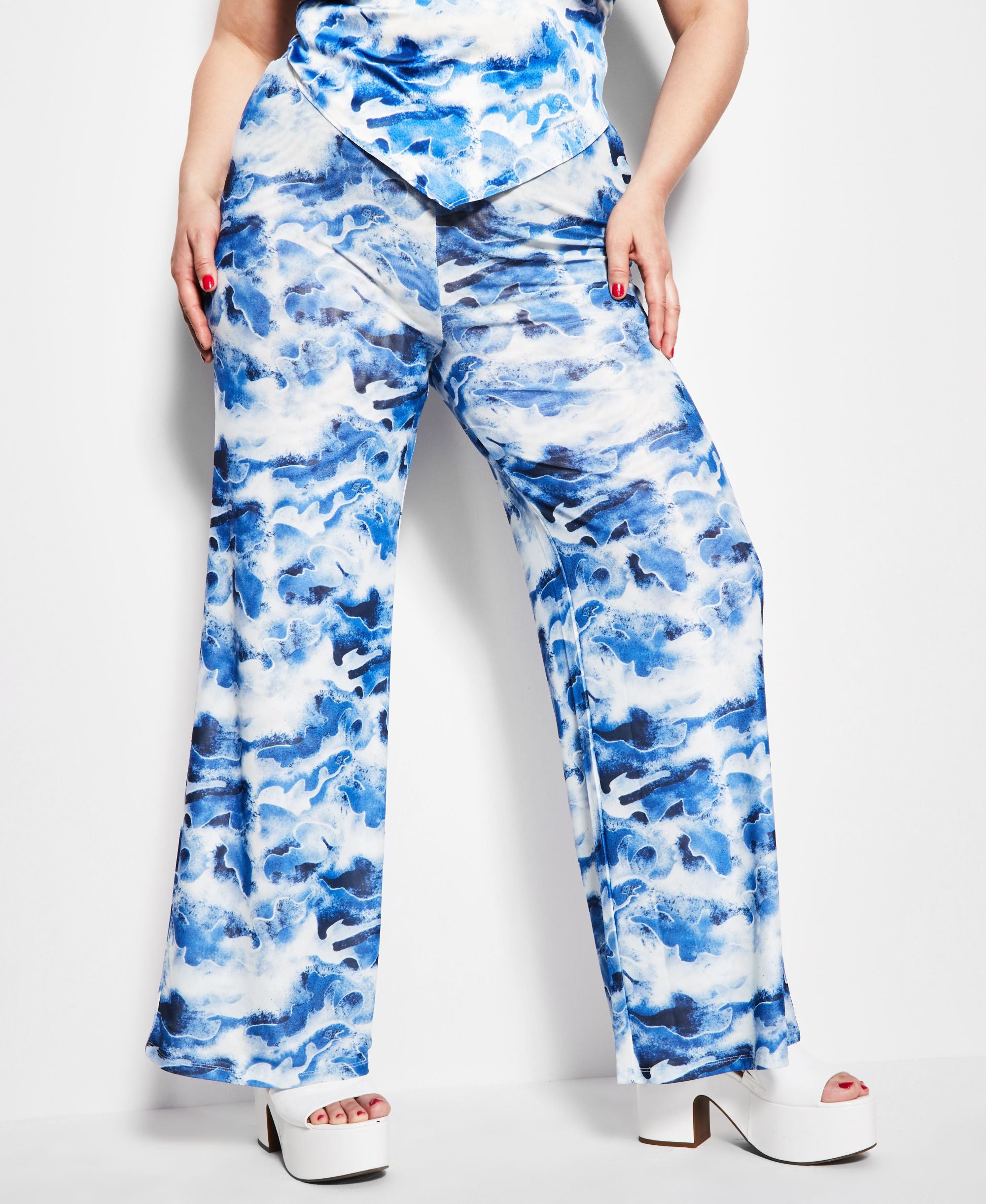 Royalty By Maluma Womens Printed Flared Comfort-Waist Signature Pants