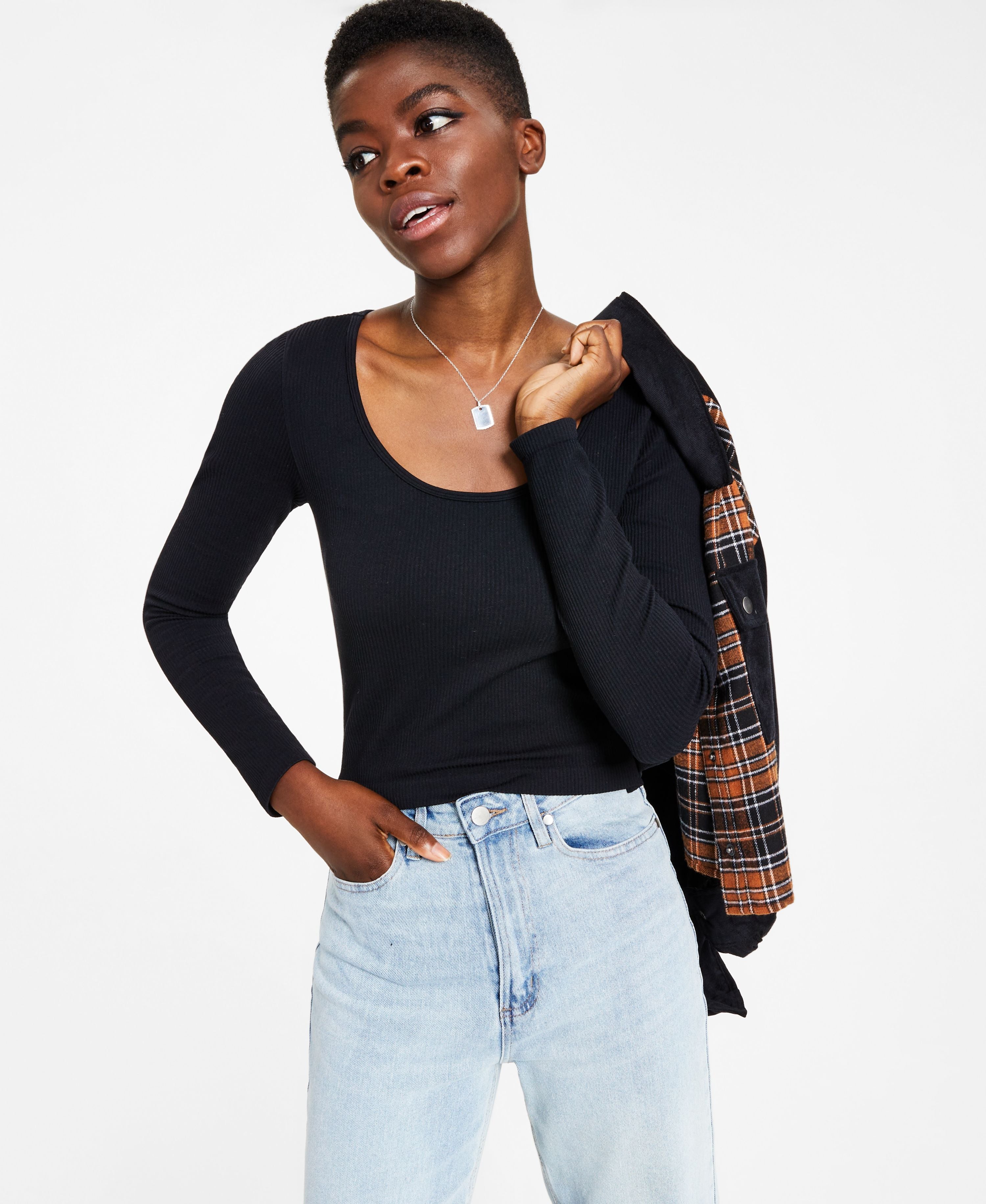Juniors' Seamless Scoop-Neck Premium Top