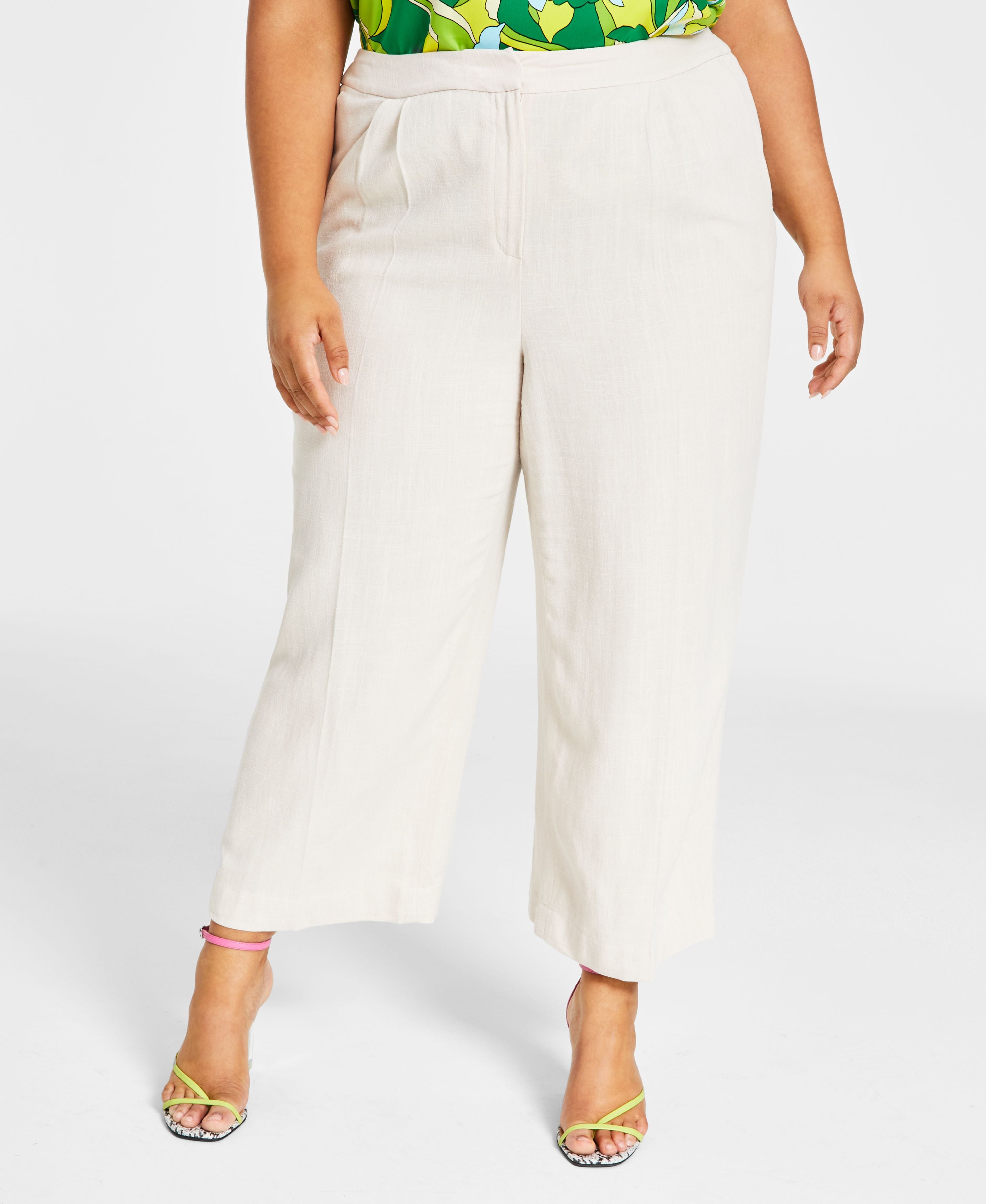 Plus Size Textured Wide-Leg Cropped Signature Pants