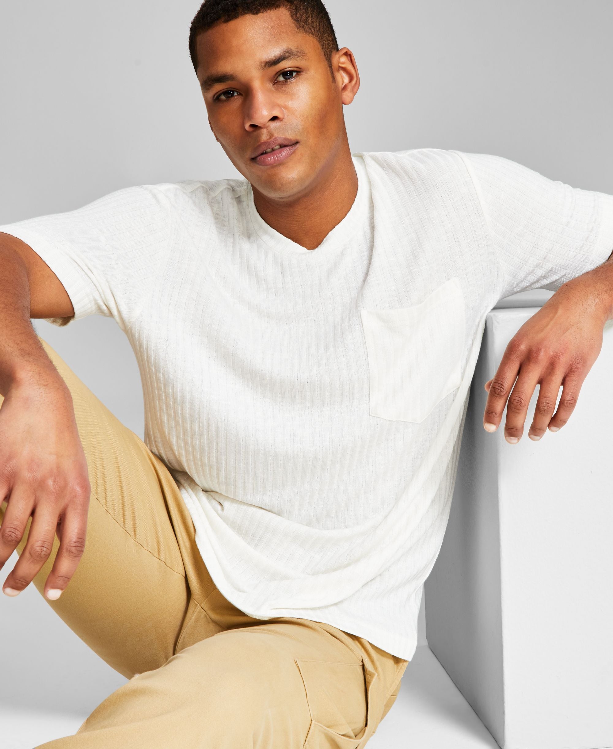 Men's Ribbed Pocket Knit Short-Sleeve Modern Shirt
