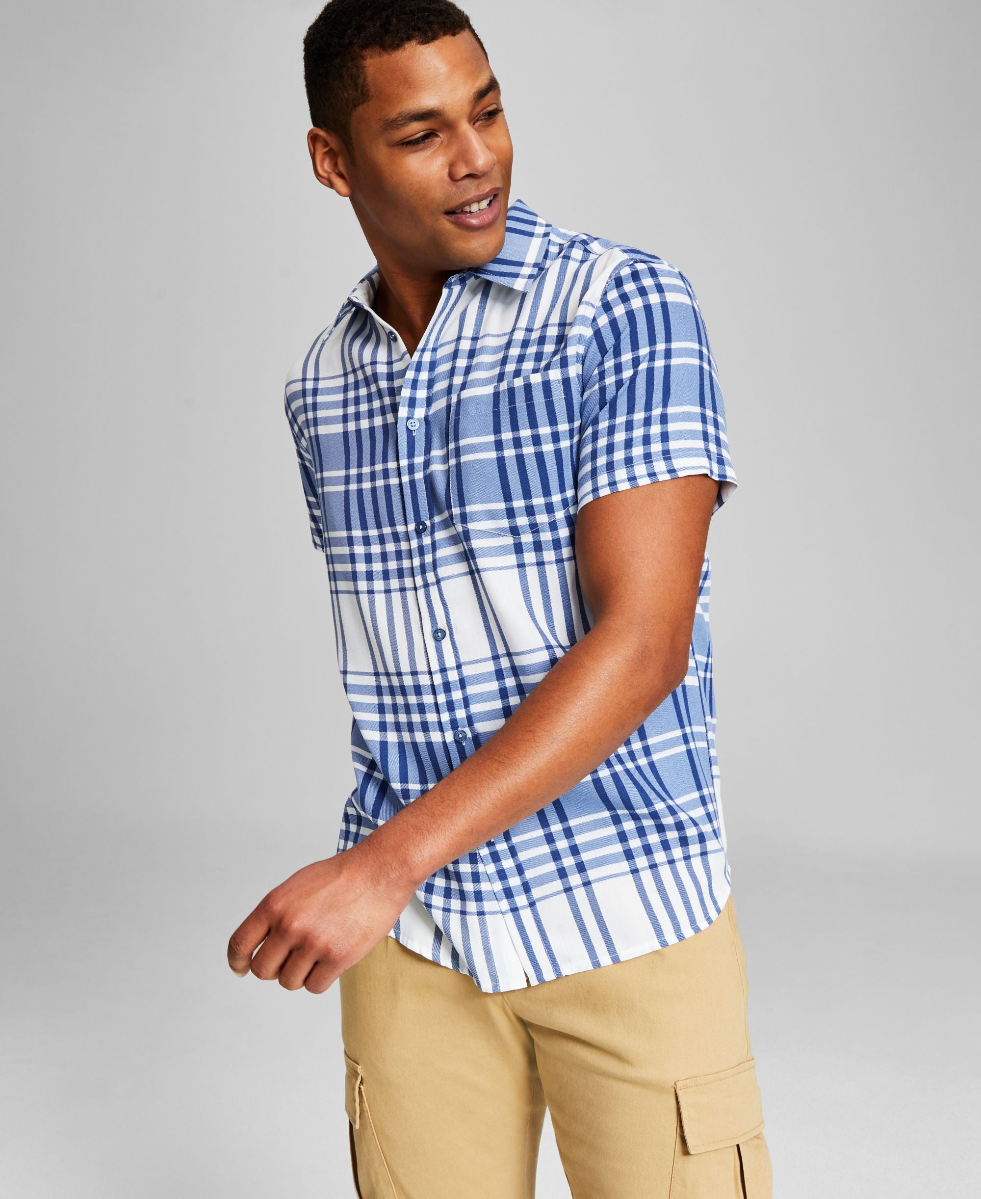 Men's Plaid Woven Short-Sleeve Button-Up Modern Shirt