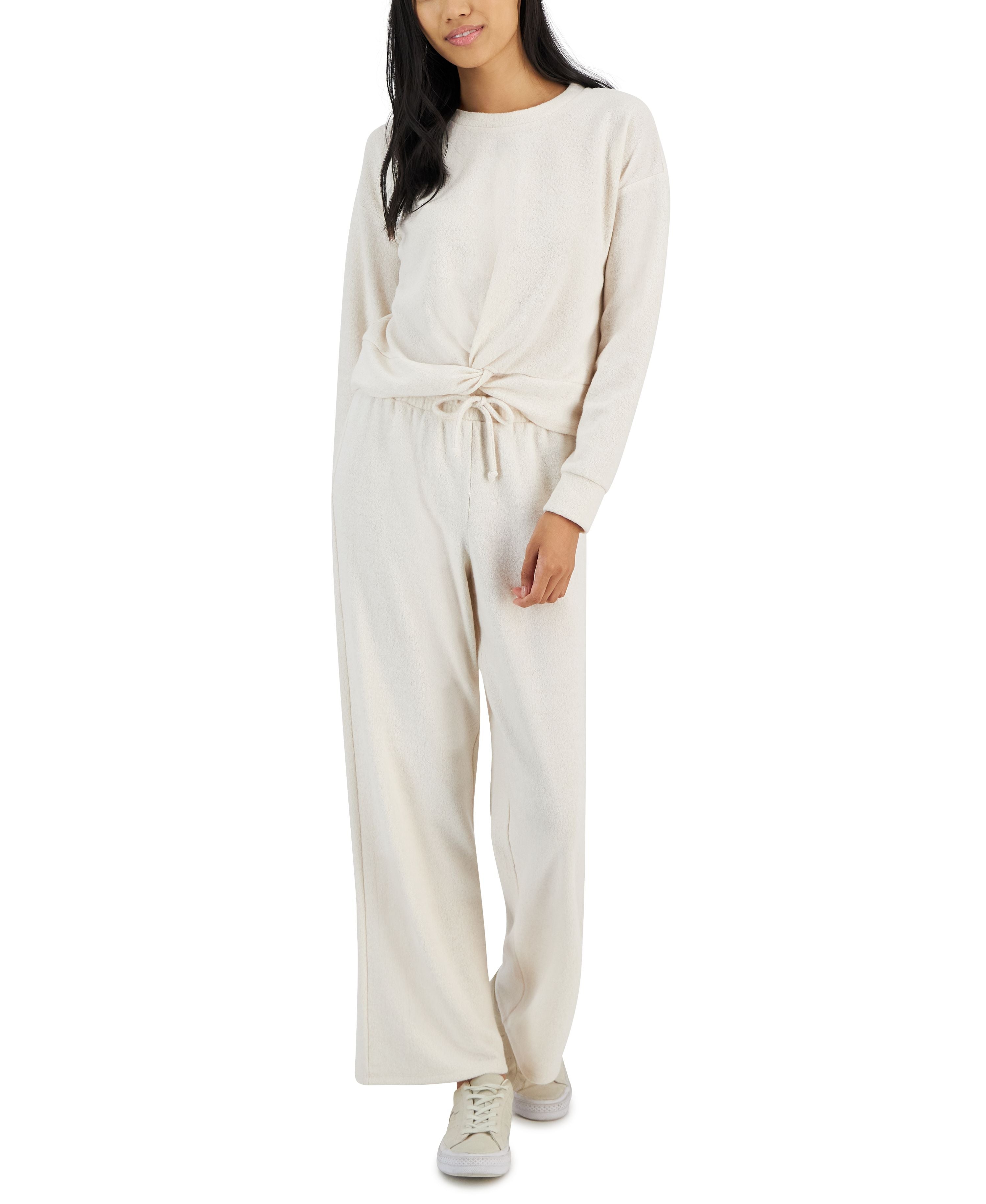 Juniors' Cozy Twist-Front Long-Sleeve Premium Top